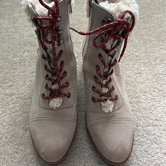 Naturalizer Varuna 2 Oatmeal Suede Side Zip Heeled Boots Women’s Size 9.5 - Picture 6 of 10